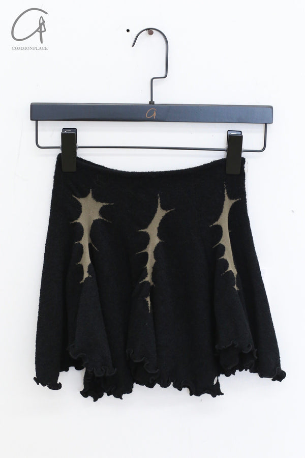 RUI ZHOU 24 autumn and winter thorn intarsia short skirt UI-RAW24KN13-HEI black